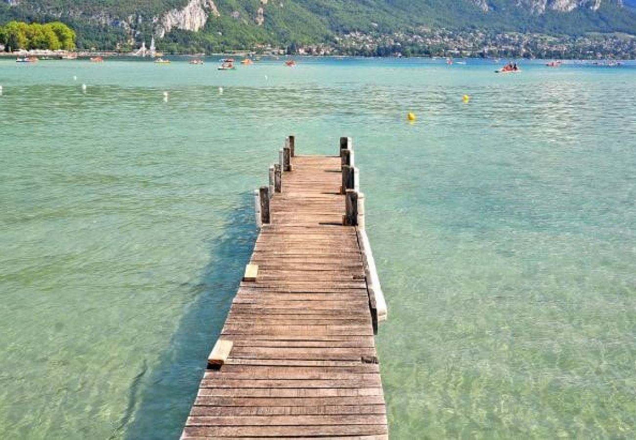 Apartment in Annecy - L Ourson vue Lac