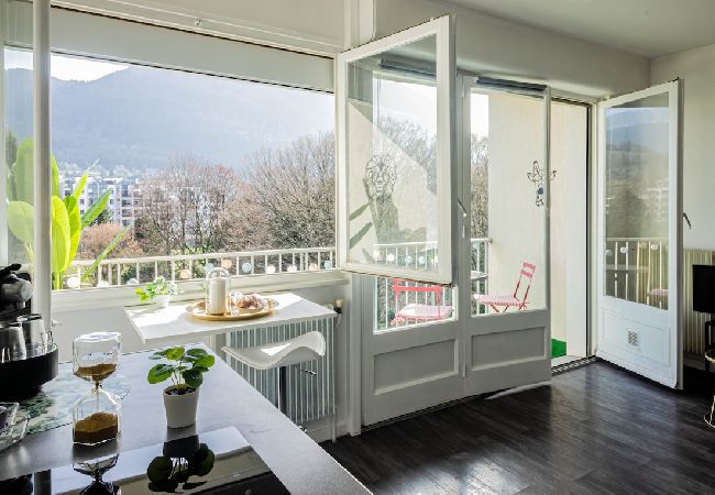 Studio in Annecy-le-Vieux - Deliciosa parking vue splendide plage à 10min Studio in Annecy-le-Vieux - Deliciosa parking vue splendide plage à 10min