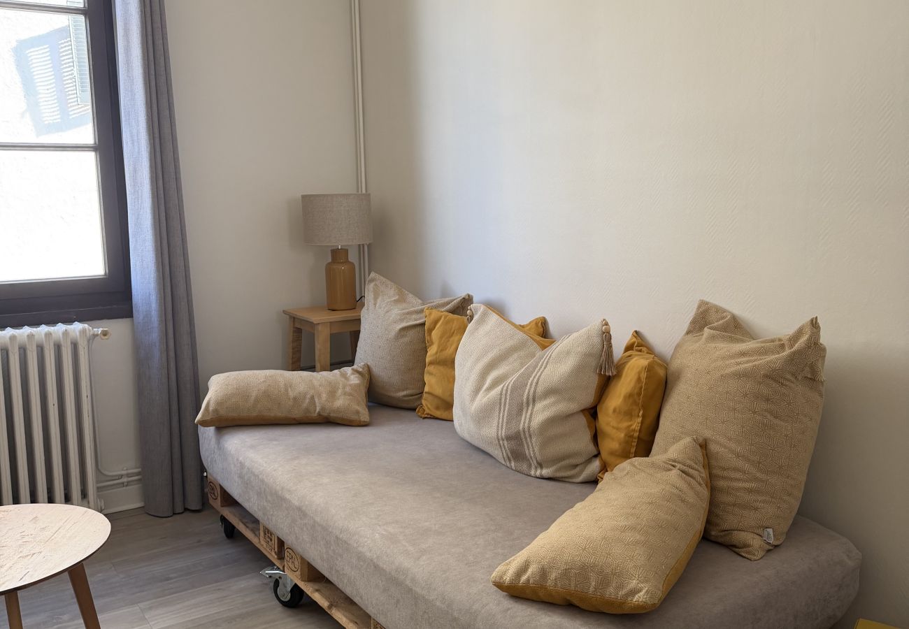 Apartment in Annecy - Hawaii spacieux et romantique