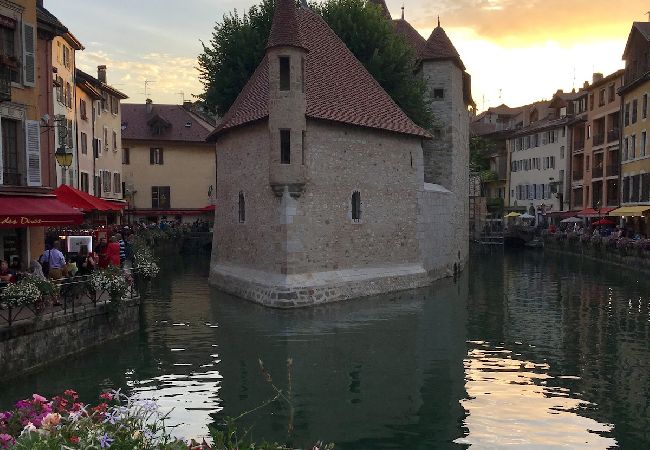 Studio in Annecy - Bamboo Caban 2 min du centre ville Studio in Annecy - Bamboo Caban 2 min du centre ville