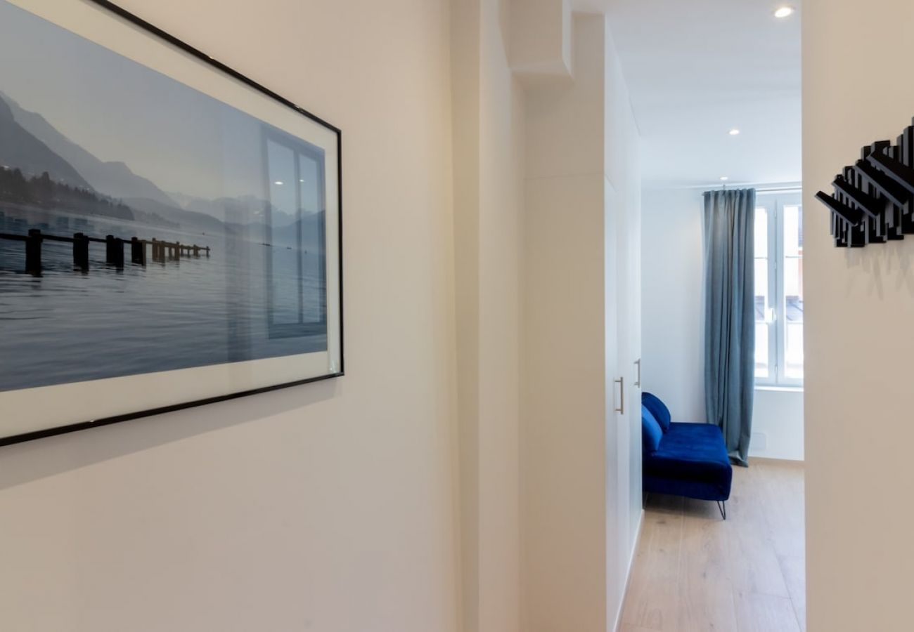 Apartment in Annecy - White diamond calme rue Vaugelas