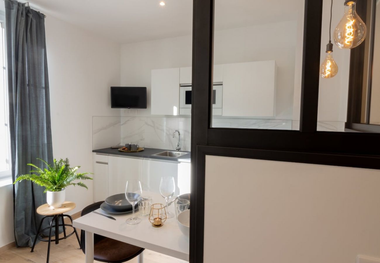 Apartment in Annecy - White diamond calme rue Vaugelas