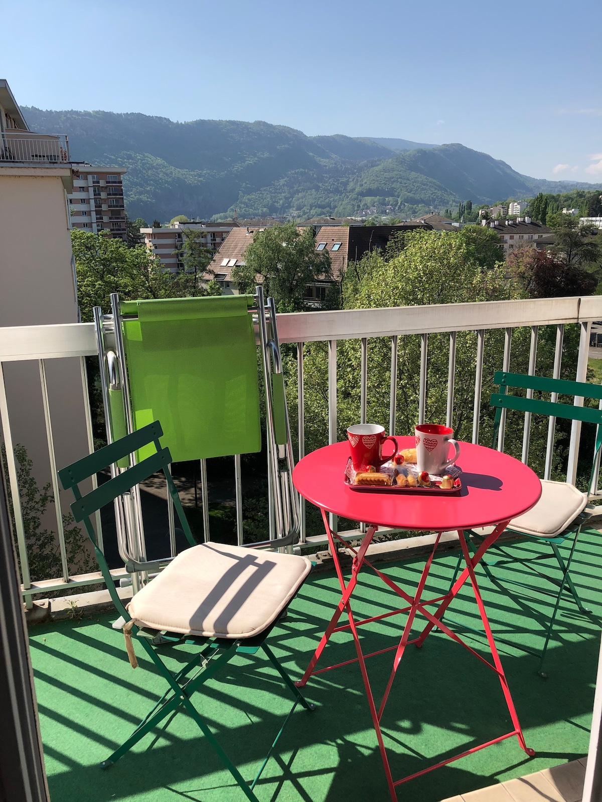 Majestic Romantique avec 2 vélos Apartments in Annecy