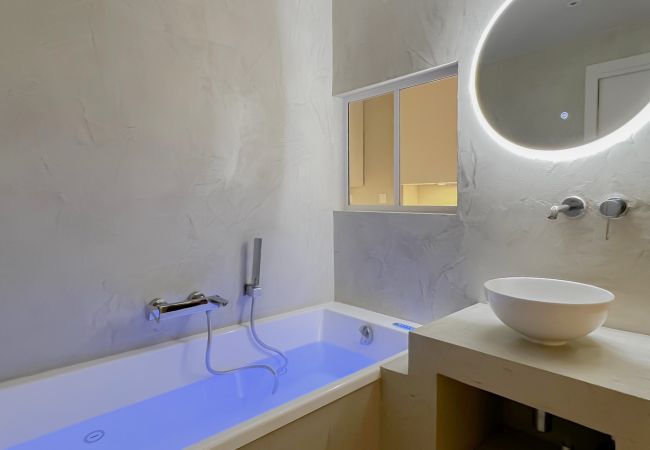 Studio in Annecy - Muse rue perrière jacuzzi Studio in Annecy - Muse rue perrière jacuzzi