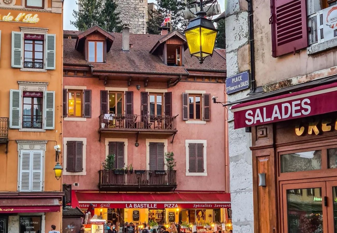 Apartment in Annecy - Petite Venise vue sur le canal romantique