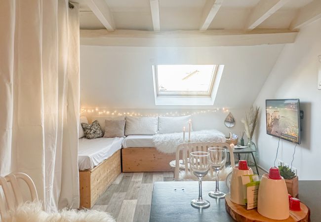 Apartment in Annecy - Litchi 2 min du Lac avec climatisation