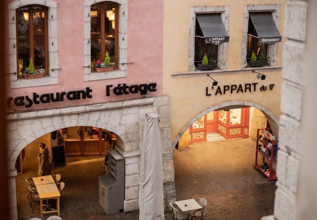 Apartment in Annecy - Baroque vieille ville rue du Paquier