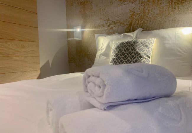 Aparthotel in Annecy - Showroom La bulle garage courrier Aparthotel in Annecy - Showroom La bulle garage courrier