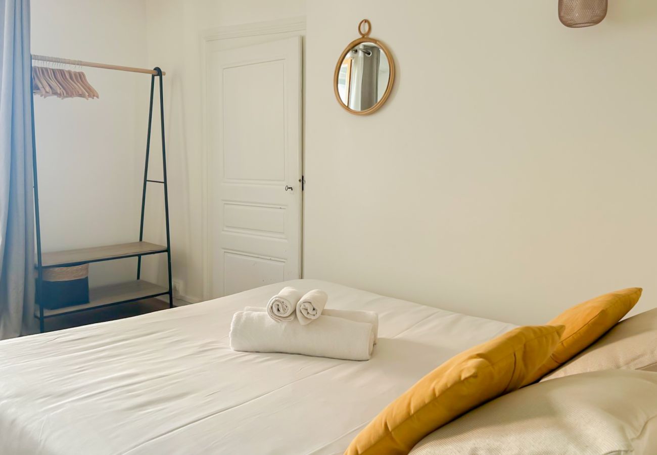 Studio in Annecy - Love room Noir Desir vieille ville Annecy