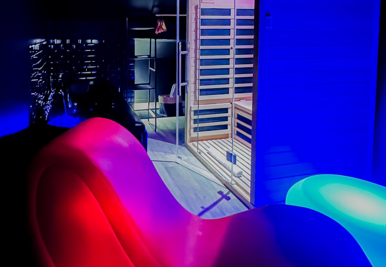 Studio in Annecy - Love room Noir Desir vieille ville Annecy