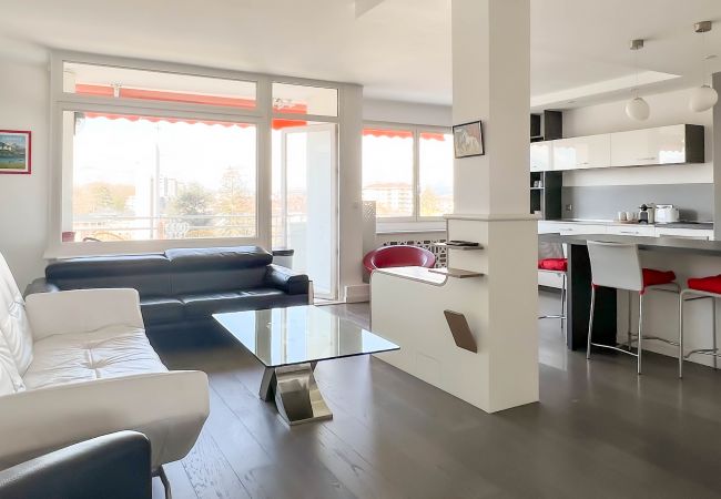 Apartment in Annecy - Penthouse vue incroyable lac et montagnes Apartment in Annecy - Penthouse vue incroyable lac et montagnes