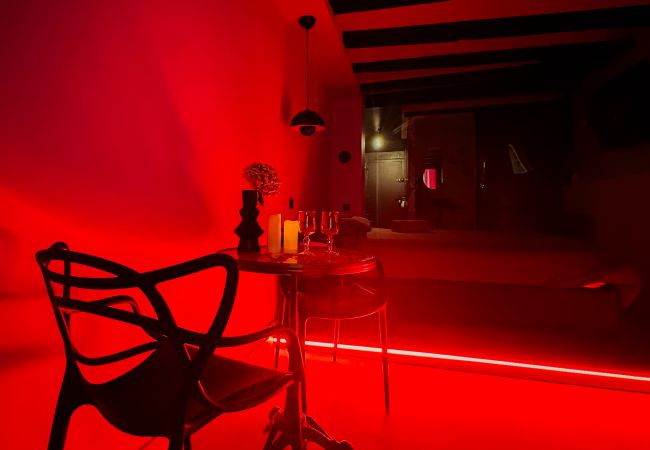 Studio in Annecy - Midnight flowers avec jacuzzi Studio in Annecy - Midnight flowers avec jacuzzi
