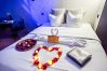 Studio in Annecy - Midnight flowers avec jacuzzi Studio in Annecy - Midnight flowers avec jacuzzi