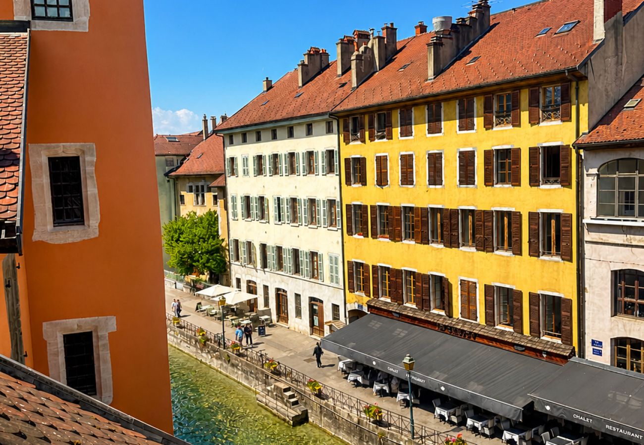 Apartment in Annecy - Charmoisy loft vue sur le canal
