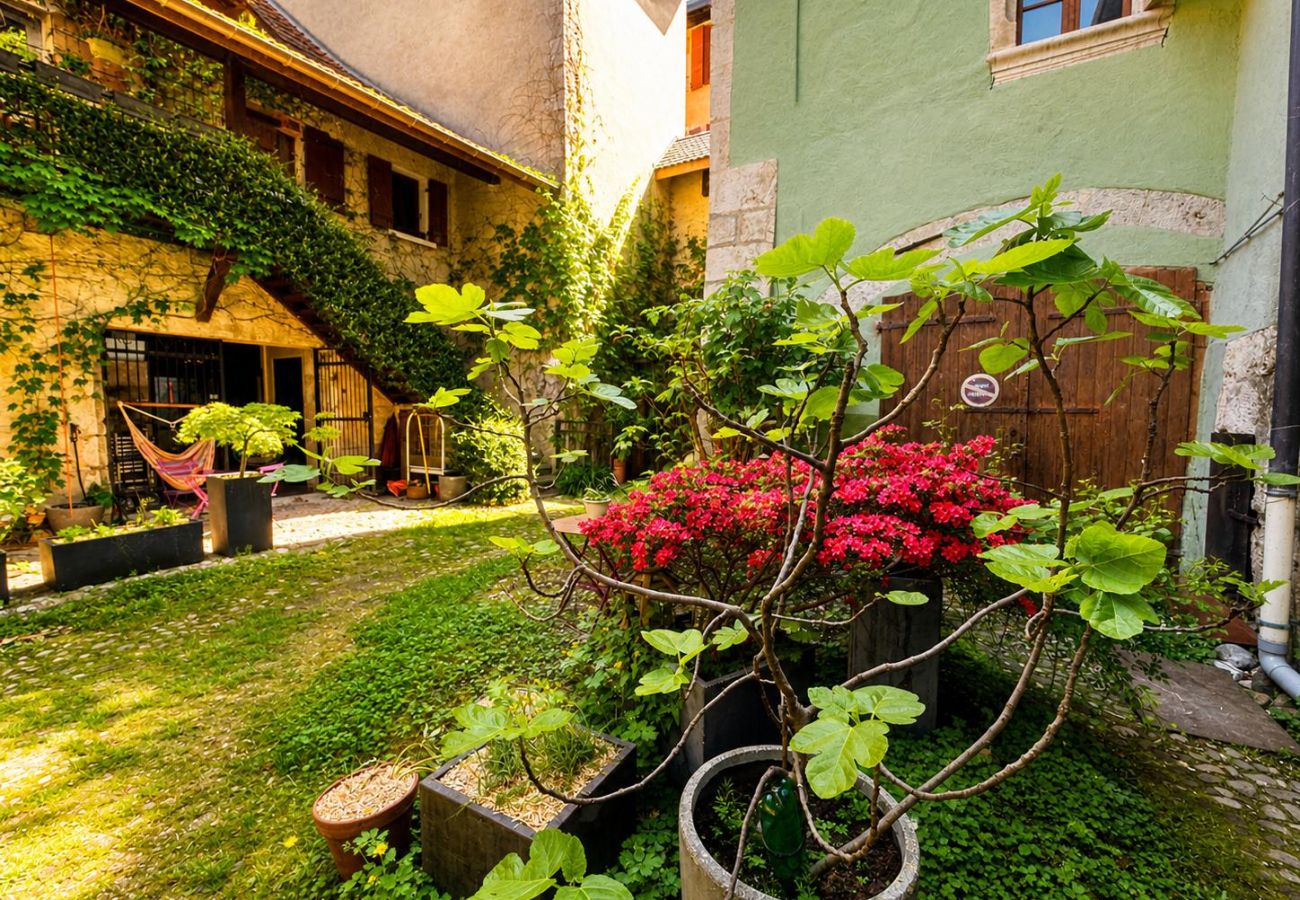 Apartment in Annecy - Charmoisy loft vue sur le canal