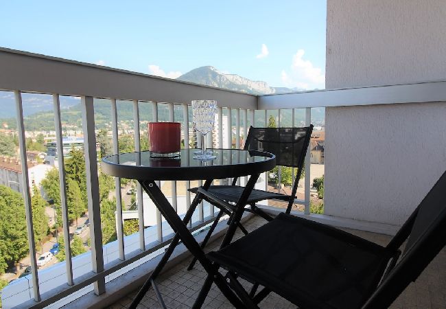 Appartement à Annecy - Mont Royal balcon et piscine