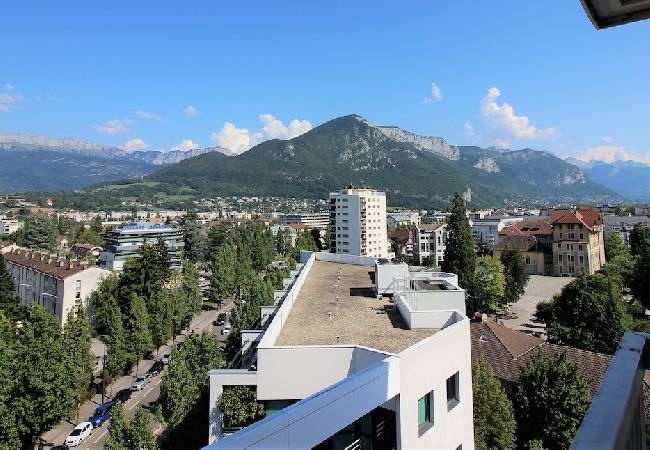 Appartement à Annecy - Mont Royal balcon et piscine Appartement à Annecy - Mont Royal balcon et piscine