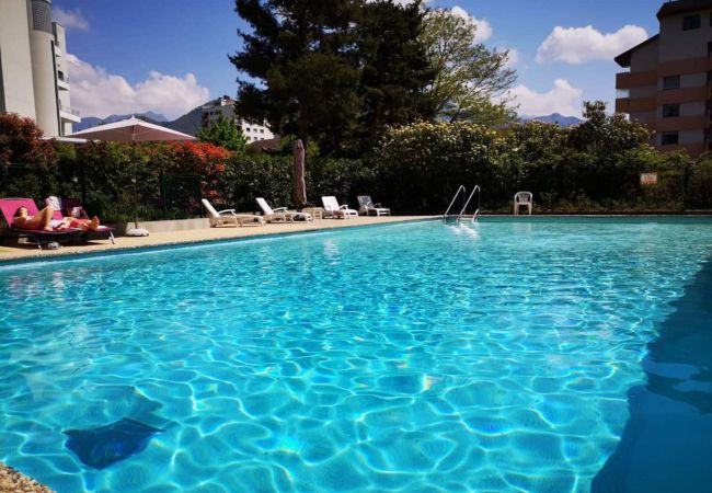 Appartement à Annecy - Mont Royal balcon et piscine