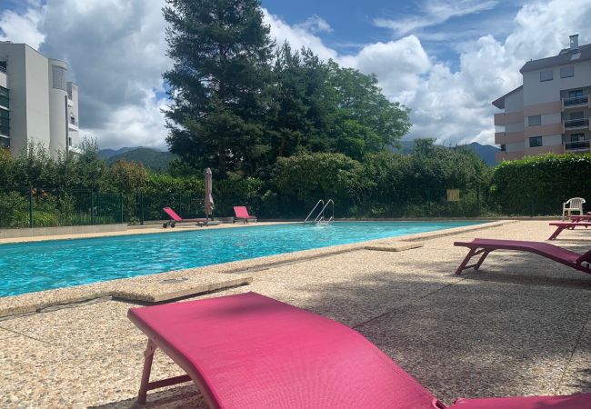 Appartement à Annecy - Mont Royal balcon et piscine