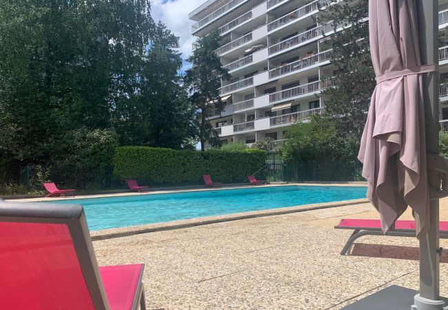 Appartement à Annecy - Mont Royal balcon et piscine