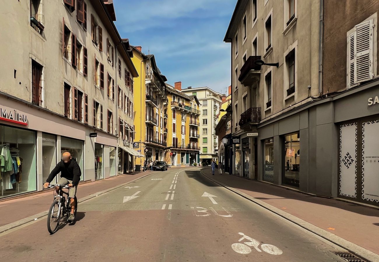 Appartement à Annecy - Teranga au cœur de la ville avec balcon