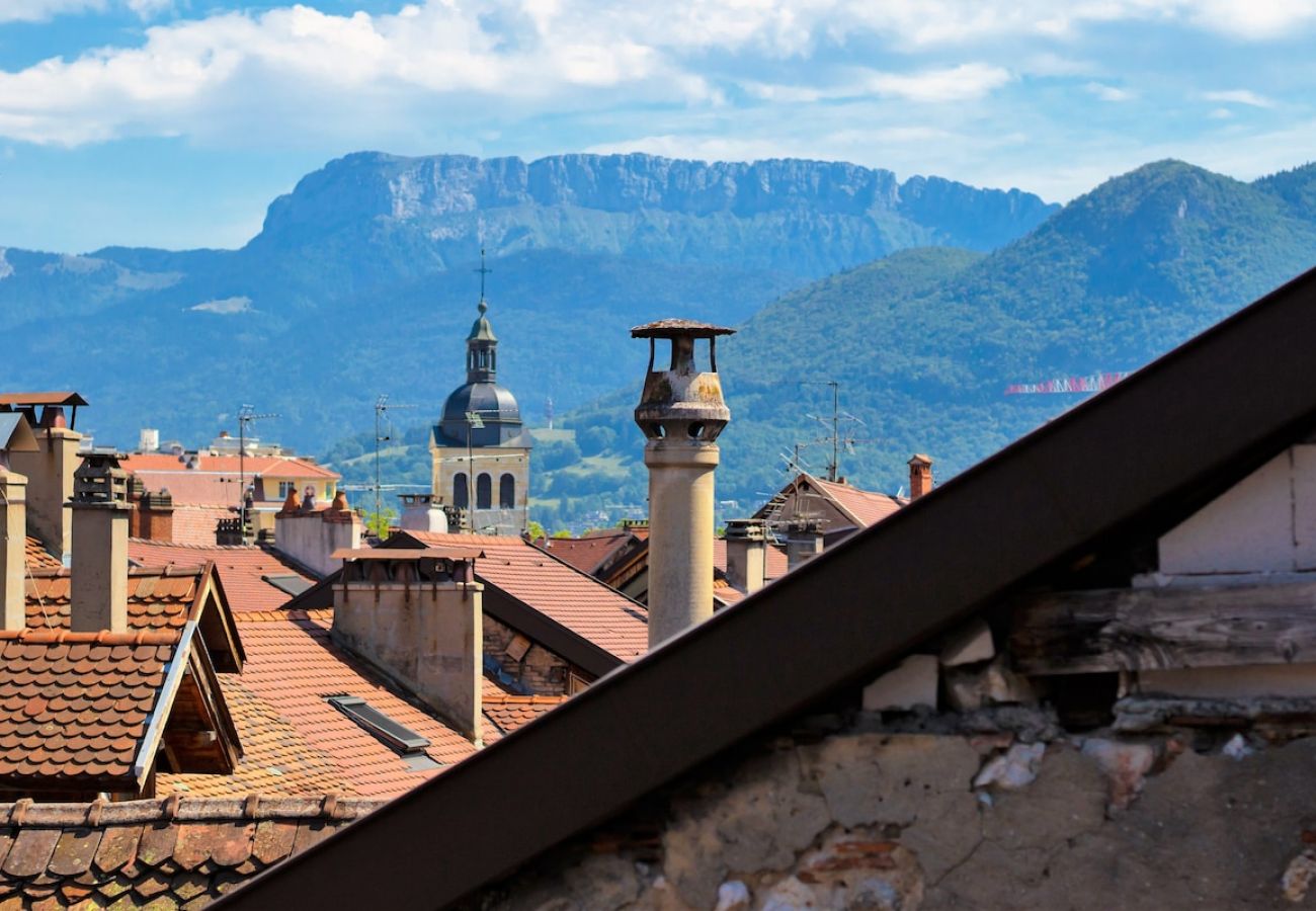 Studio à Annecy - Milano vue incroyable sur la cathédrale