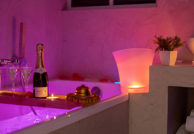 Studio à Annecy - Muse rue perrière jacuzzi Studio à Annecy - Muse rue perrière jacuzzi