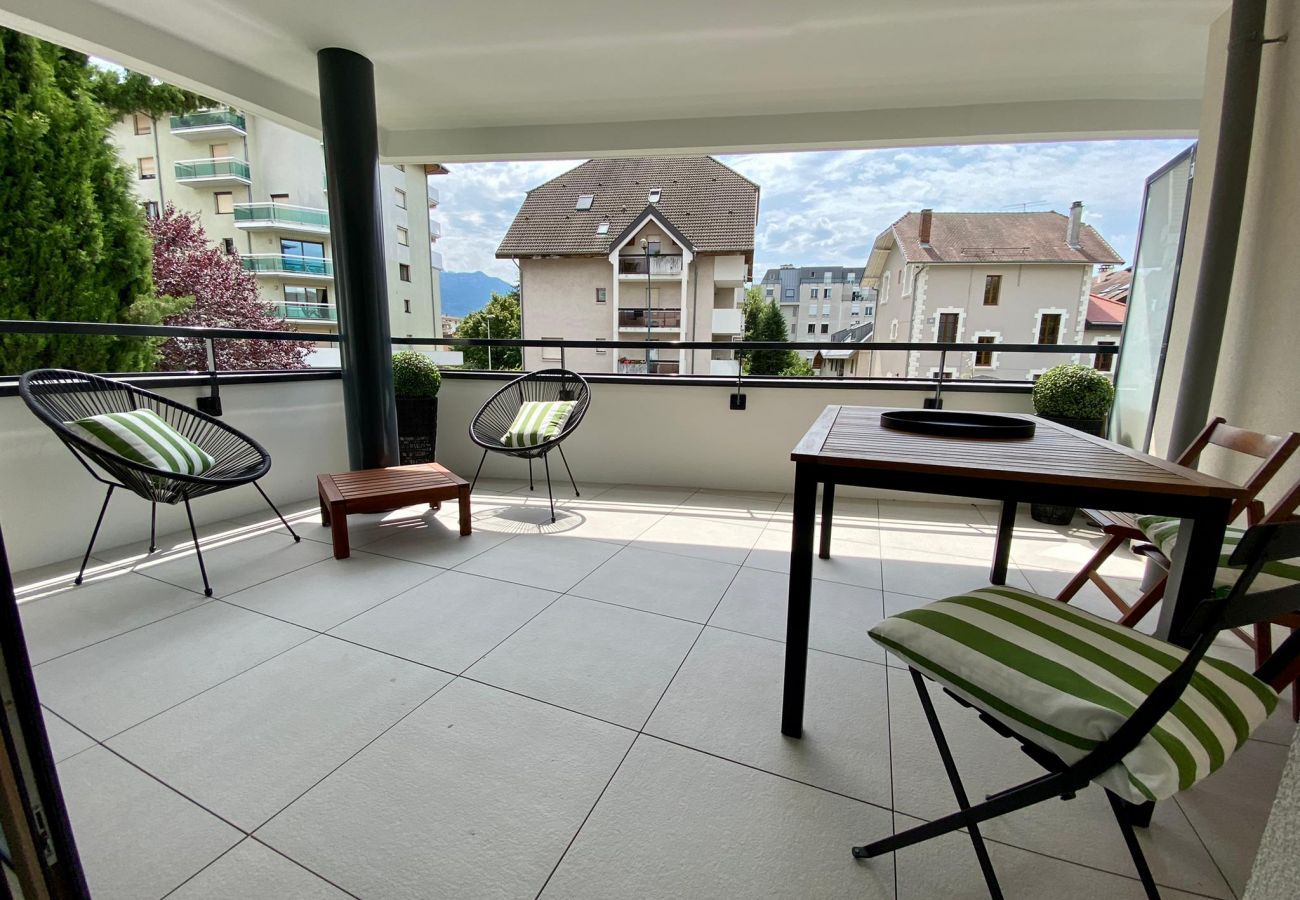 Appartement à Annecy - Casa Romi terrasse de rêve, 3 min du Lac