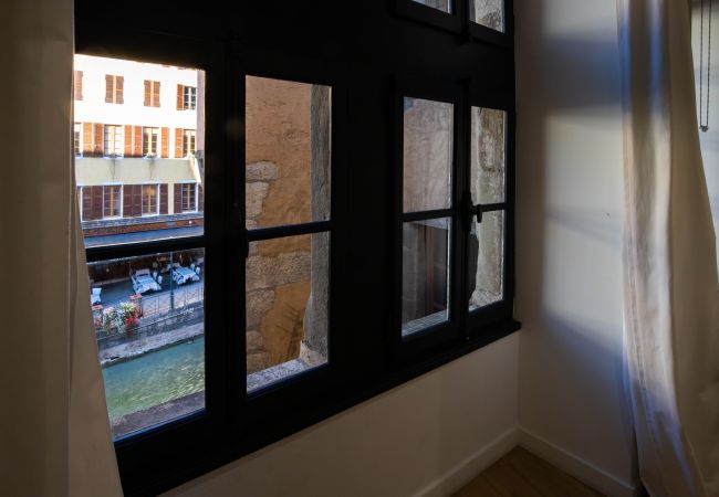 Appartement à Annecy - Petite Venise vue sur le canal romantique Appartement à Annecy - Petite Venise vue sur le canal romantique