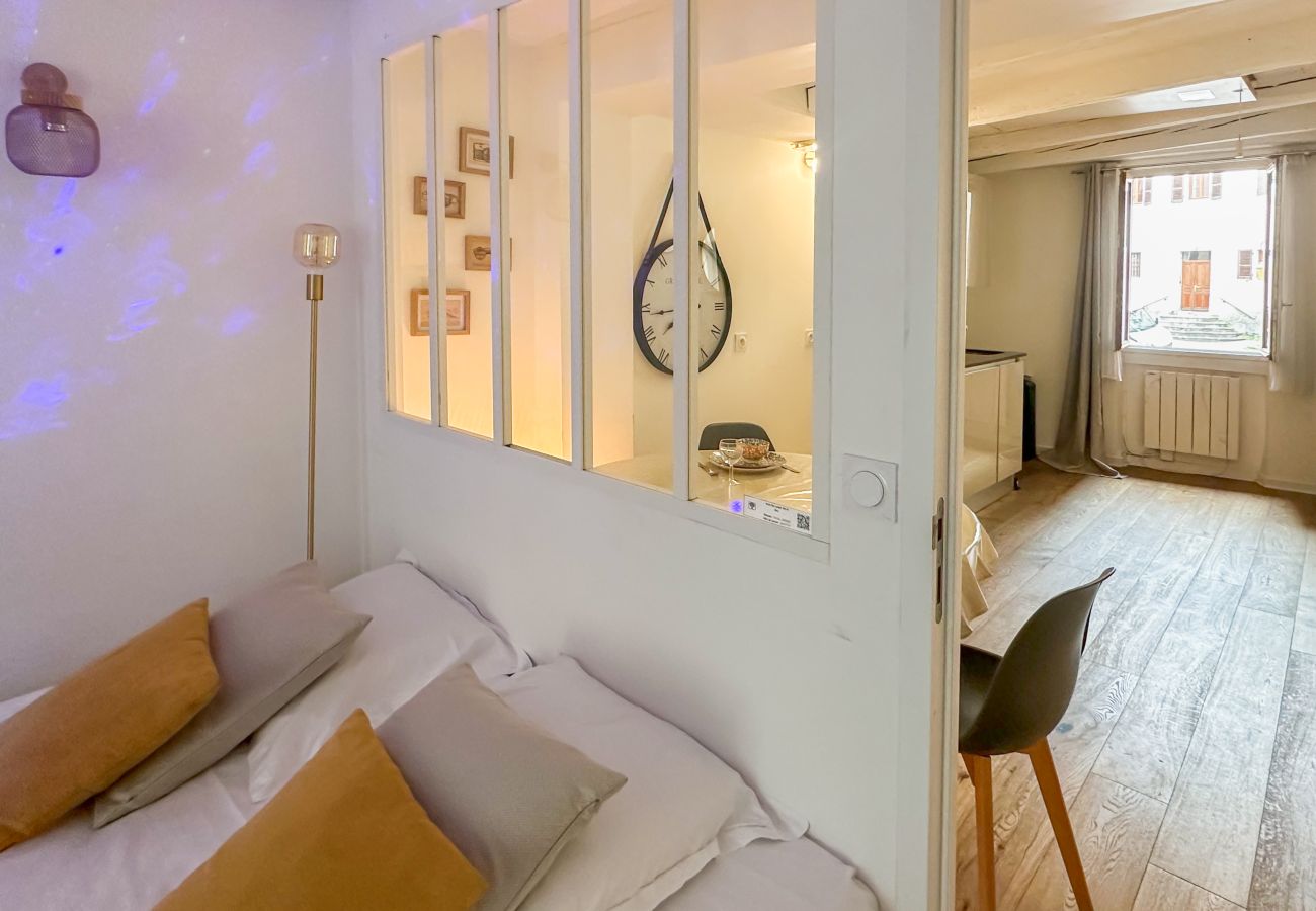 Studio à Annecy - Love room Noir Desir vieille ville Annecy