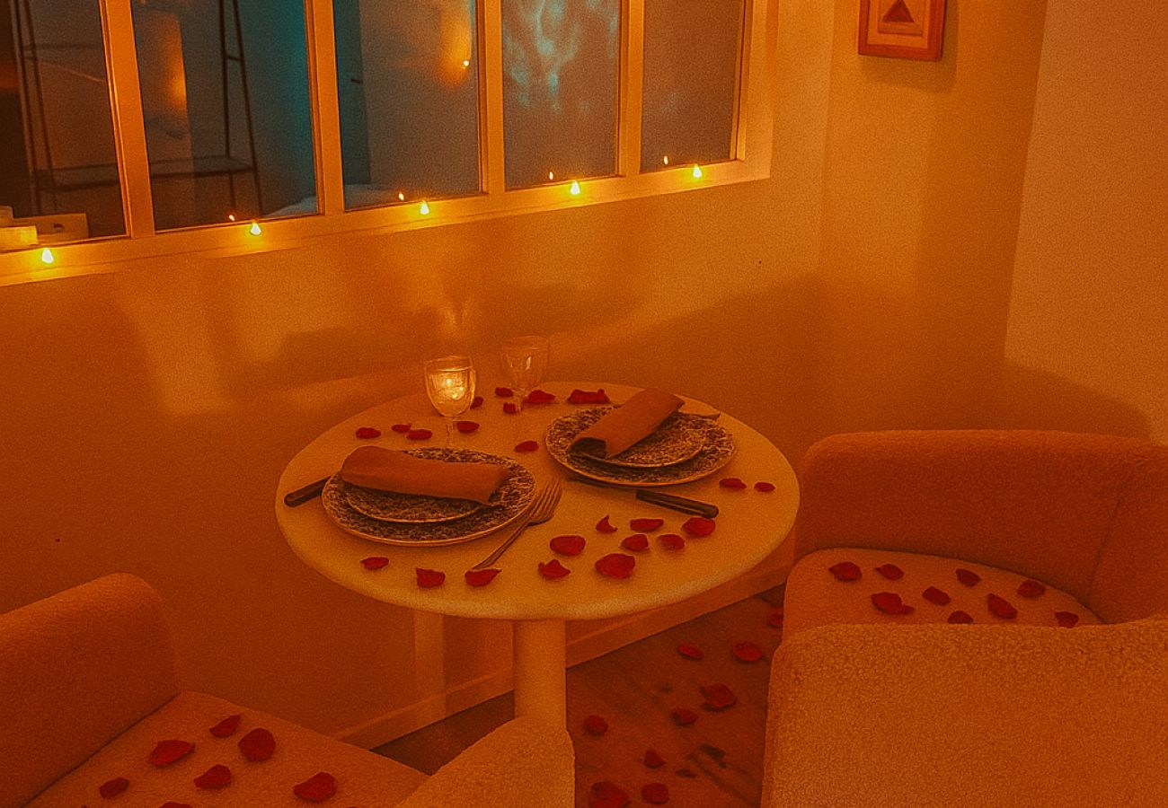 Studio à Annecy - Love room Noir Desir vieille ville Annecy