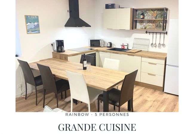 Appartement à Annecy - Rainbow rue carnot 4 adultes et 1 enfant Appartement à Annecy - Rainbow rue carnot 4 adultes et 1 enfant