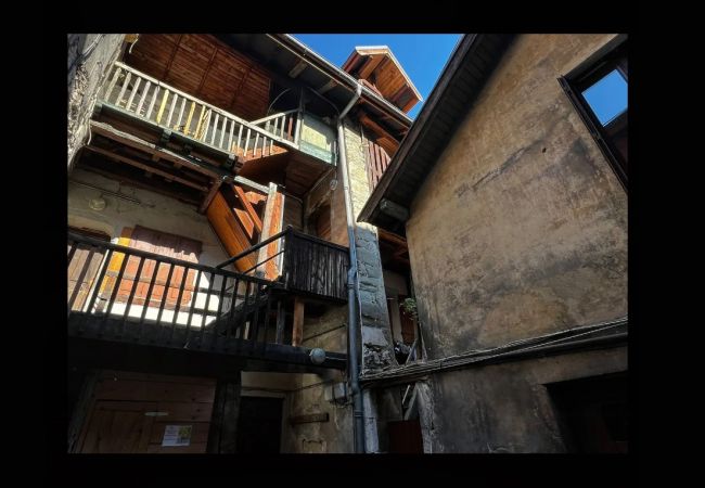 Appartement à Annecy - Rainbow rue carnot 4 adultes et 1 enfant Appartement à Annecy - Rainbow rue carnot 4 adultes et 1 enfant