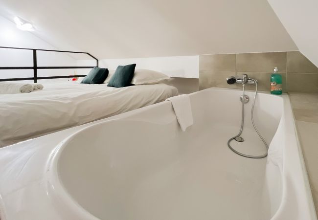 Appartement à Annecy - Rainbow rue carnot 4 adultes et 1 enfant Appartement à Annecy - Rainbow rue carnot 4 adultes et 1 enfant