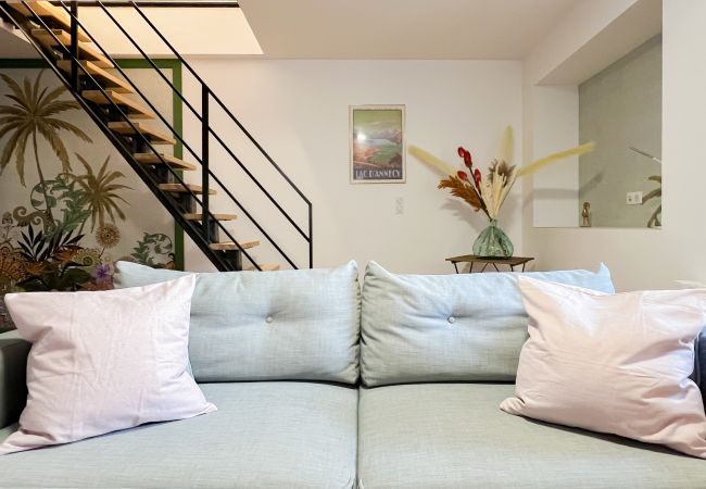 Appartement à Annecy - Rainbow rue carnot 4 adultes et 1 enfant Appartement à Annecy - Rainbow rue carnot 4 adultes et 1 enfant