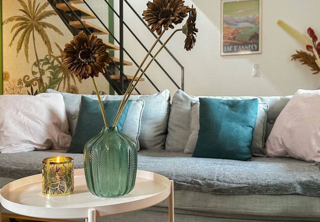 Appartement à Annecy - Rainbow rue carnot 4 adultes et 1 enfant Appartement à Annecy - Rainbow rue carnot 4 adultes et 1 enfant