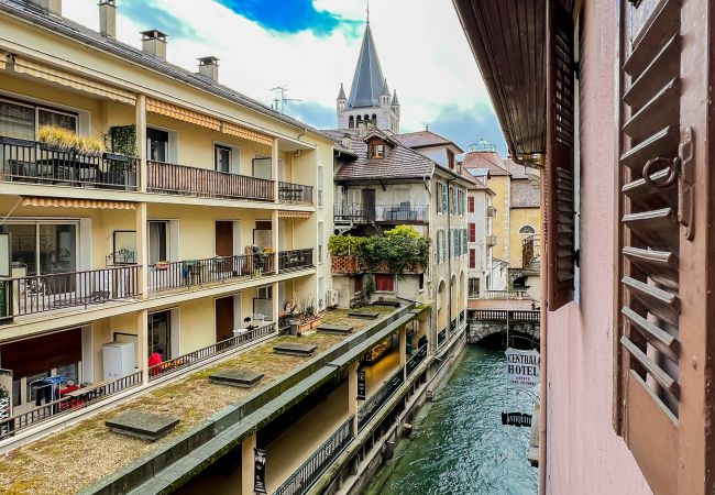 Studio à Annecy - Moco studio vue sur le canal