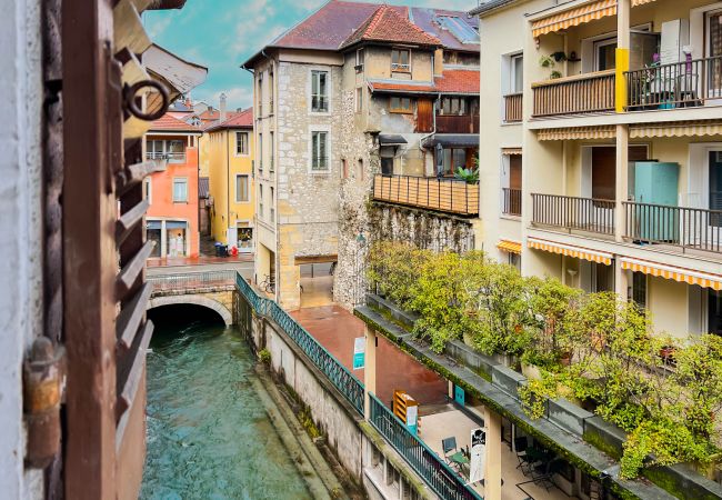 Studio à Annecy - Moco studio vue sur le canal