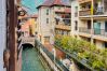 Studio à Annecy - Moco studio vue sur le canal