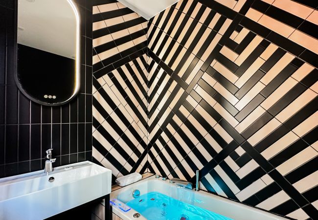 Appartement à Annecy - Flamant Rose proche Pâquier avec balneo et parking Appartement à Annecy - Flamant Rose proche Pâquier avec balneo et parking