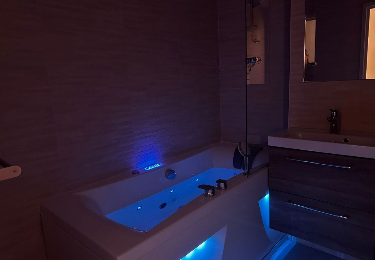 Studio à Annecy - Adults Only jacuzzi vieille ville