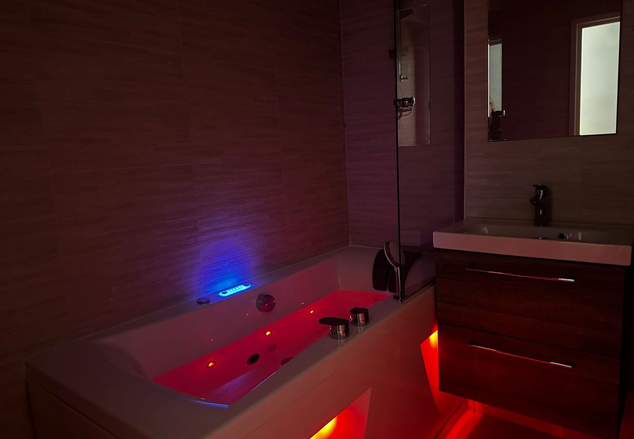 Studio à Annecy - Adults Only jacuzzi vieille ville