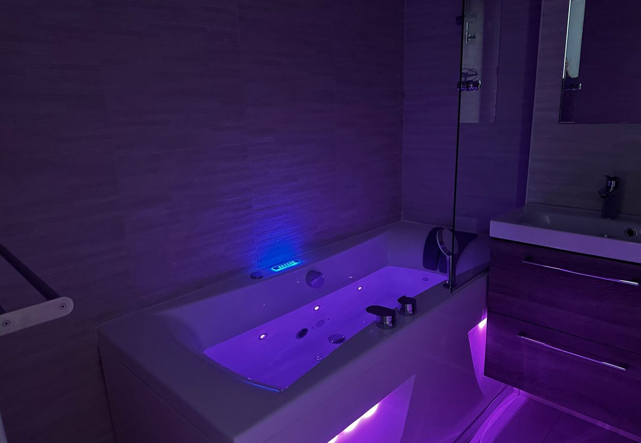 Studio à Annecy - Adults Only jacuzzi vieille ville