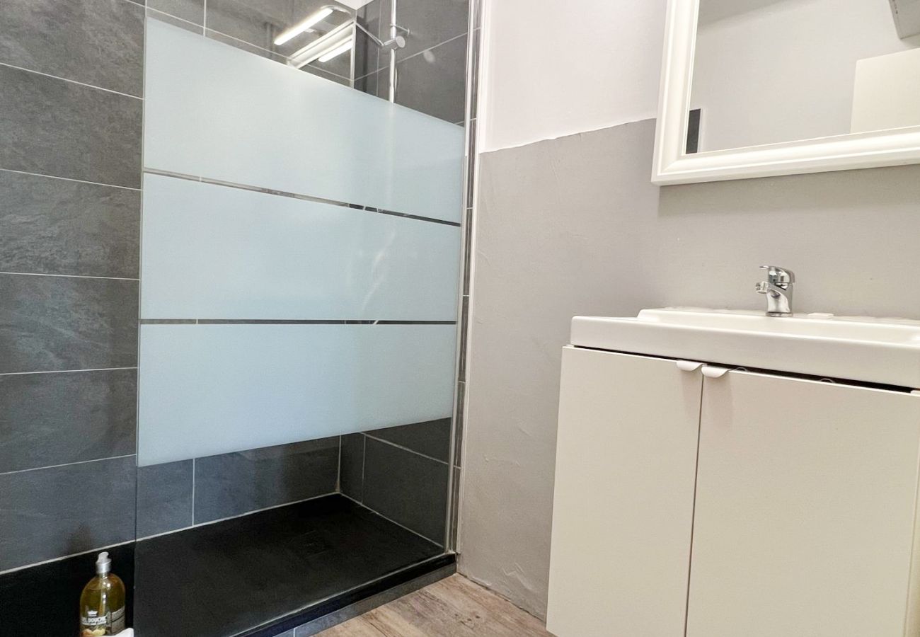 Appartement à Annecy - Acacia Chaumontel proche courrier