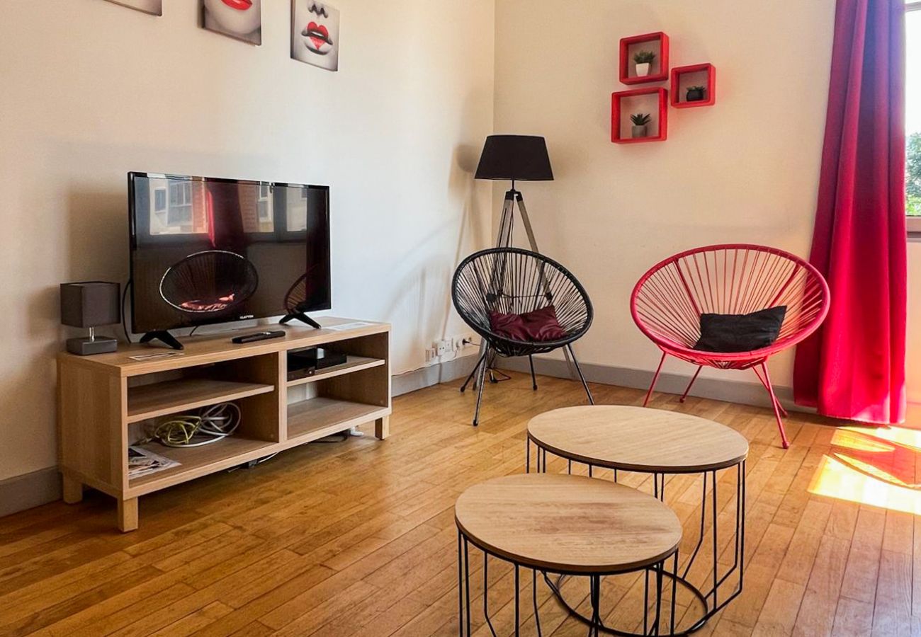 Appartement à Annecy - Acacia Chaumontel proche courrier