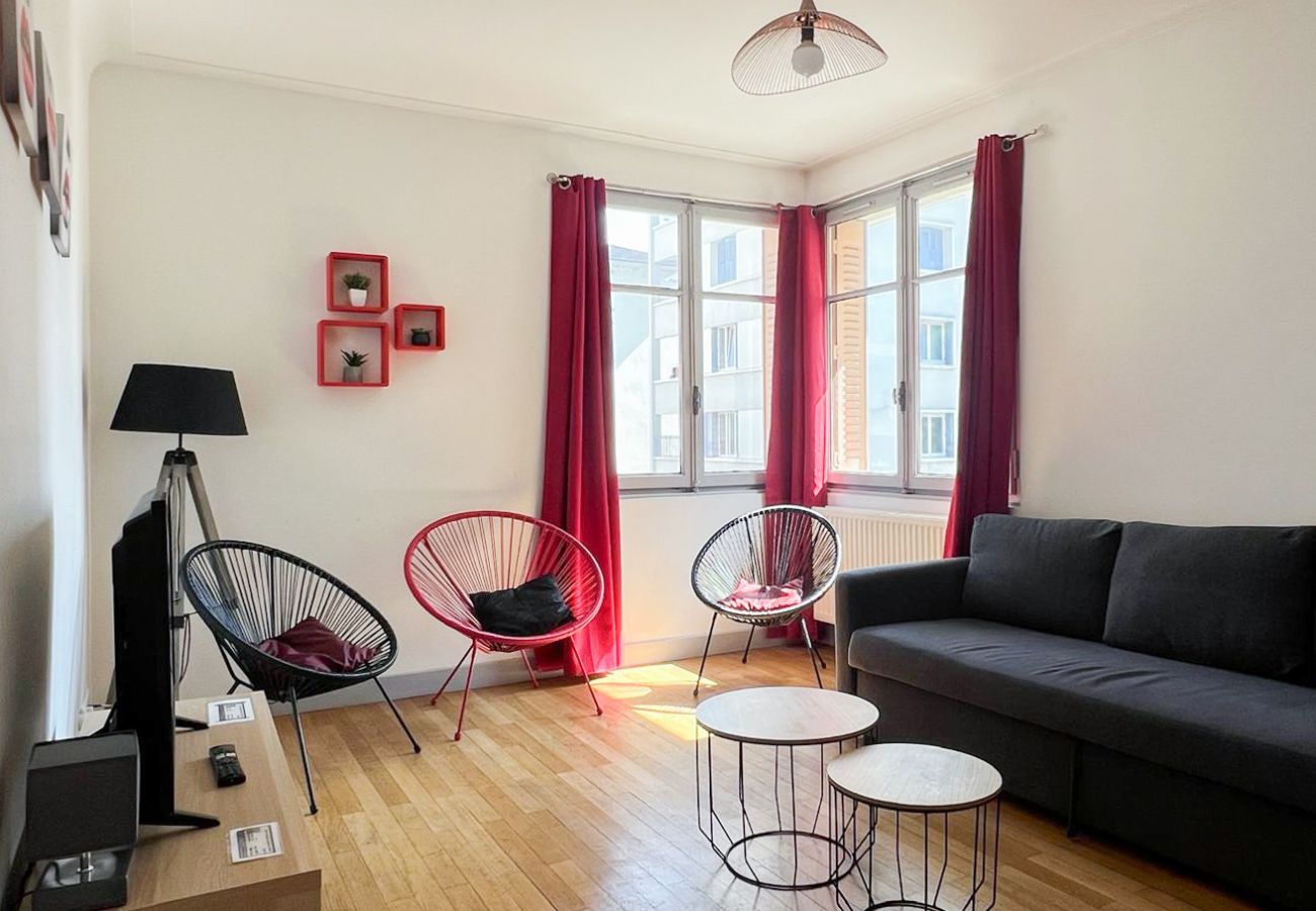 Appartement à Annecy - Acacia Chaumontel proche courrier
