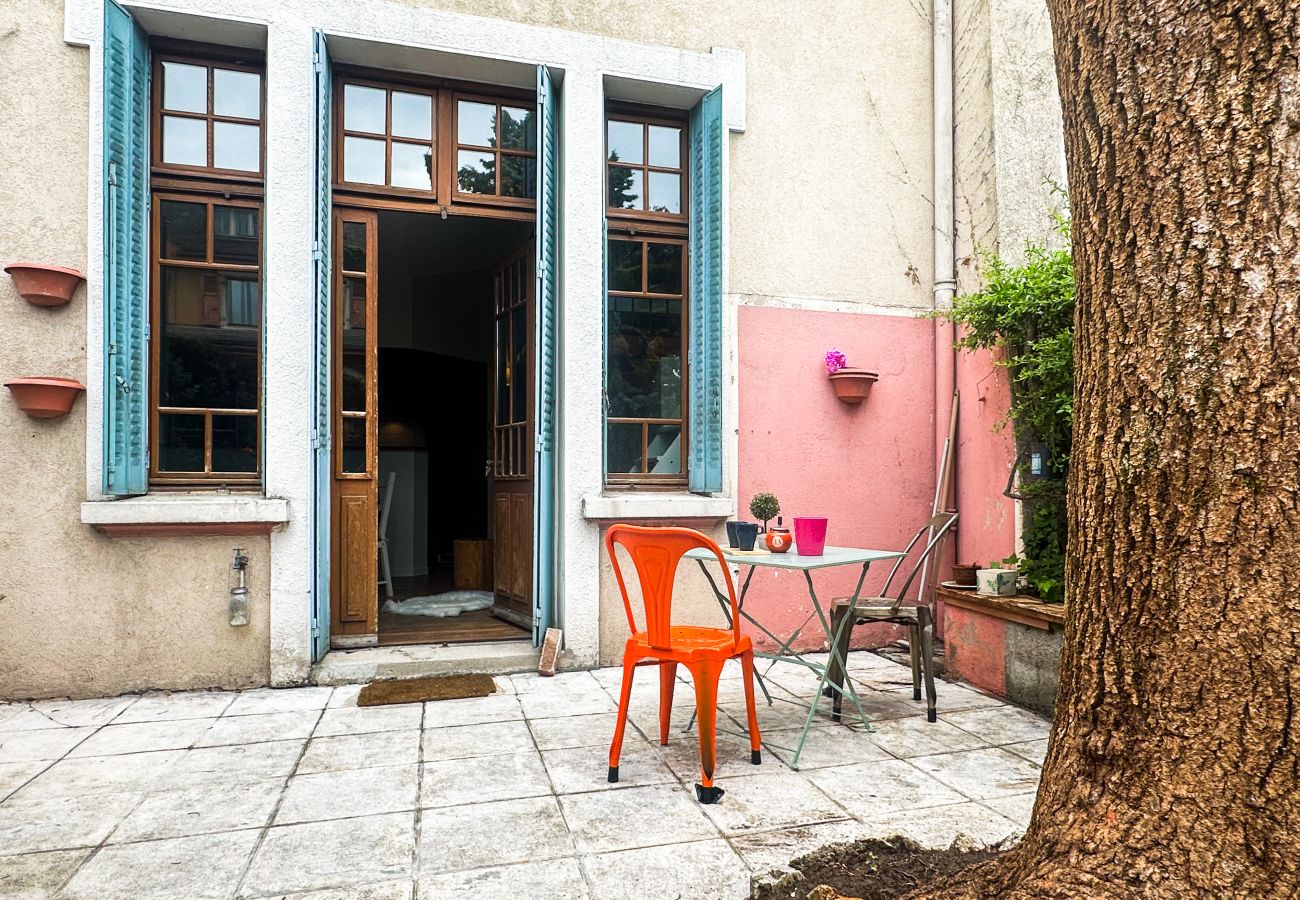 Studio à Annecy - Au pied de l'arbre