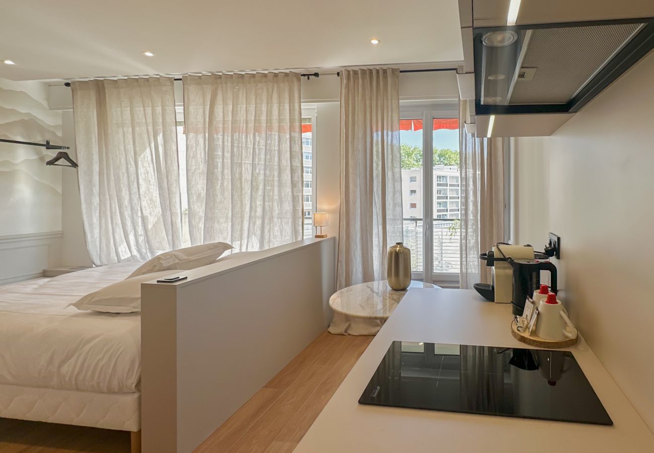 Studio à Annecy - Divino Luxe vue lac Bail Mobilité