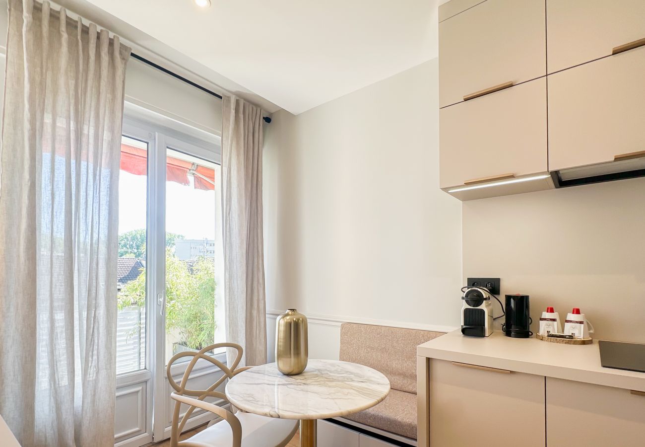 Studio à Annecy - Divino Luxe vue lac Bail Mobilité