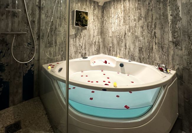 Studio à Annecy - Rococo romantique avec sauna vieille ville Annecy